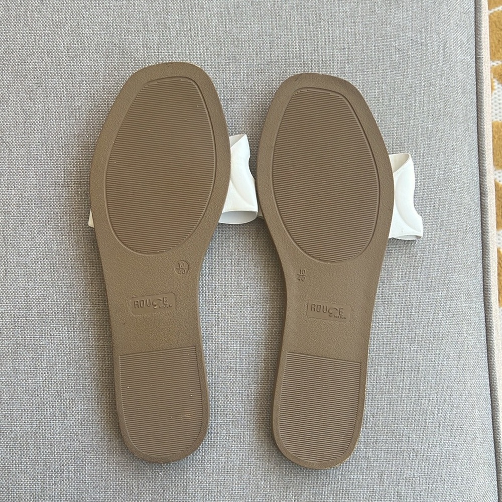Rouge Size 10 Flat White Sandal - Picture 6 of 6